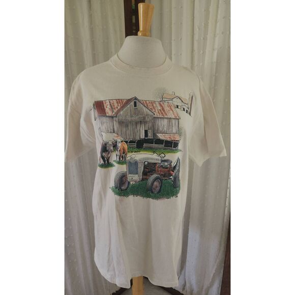 E37 Delta Farmyard, Barn and Tractor screenprint t-shirt - Picture 1 of 10
